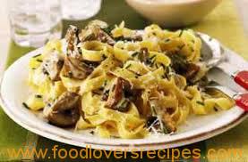 TAGLIATELLI WITH MUSHROOMS