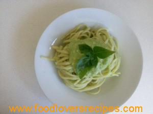 Pasta with Zucchini Pesto