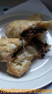 Spek, spinasie en feta pasteie