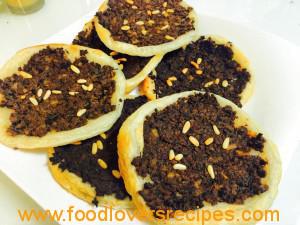 mince on pastry