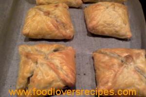 SPINACH FETA AND MUSHROOM PIES