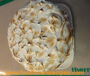 ROOI FLUWEEL KOEK MET SNEEU VERSIERSEL
