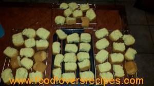 EAT SUM MORE RUSKS