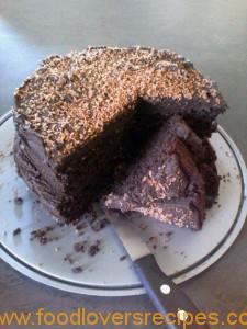 DELICIOUS MOIST CHOCOLATE CAKE