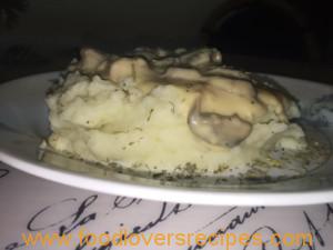 CREAMY MASH WITH SEAFOOD AND CHEESE SAUCE