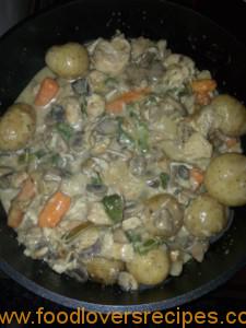 MELnBEES CHICKEN AND MUSHROOM FOOD
