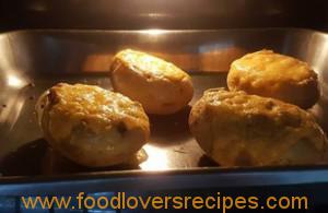 gebakte gevulde aartappels