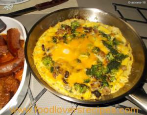 omelette with broccoli