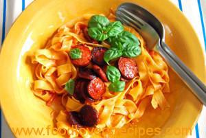 2015-06-19-romigetagliatellemetchorizo