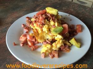 2015-11-08-eggscrambleinacheddarhashbrowncrust